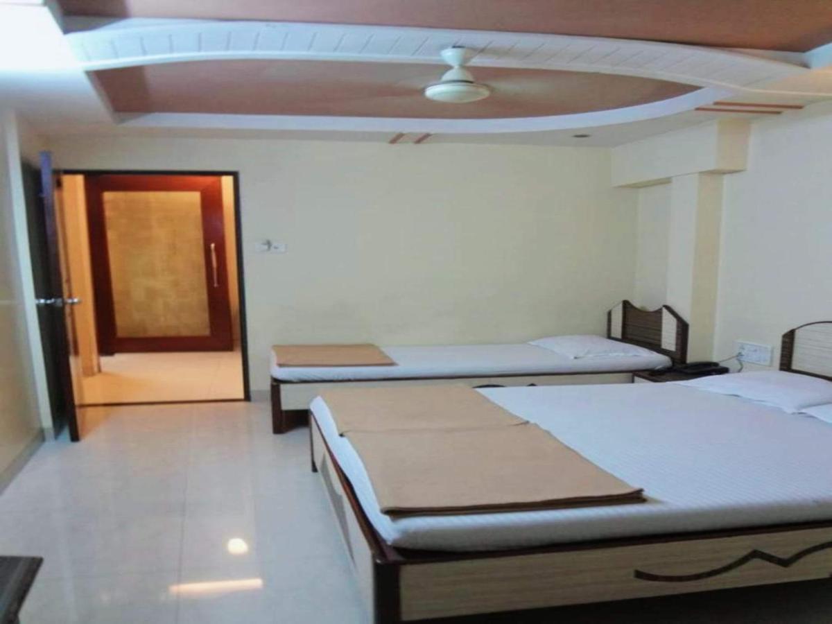 Hotel Broadway Colaba Мумбаи Экстерьер фото