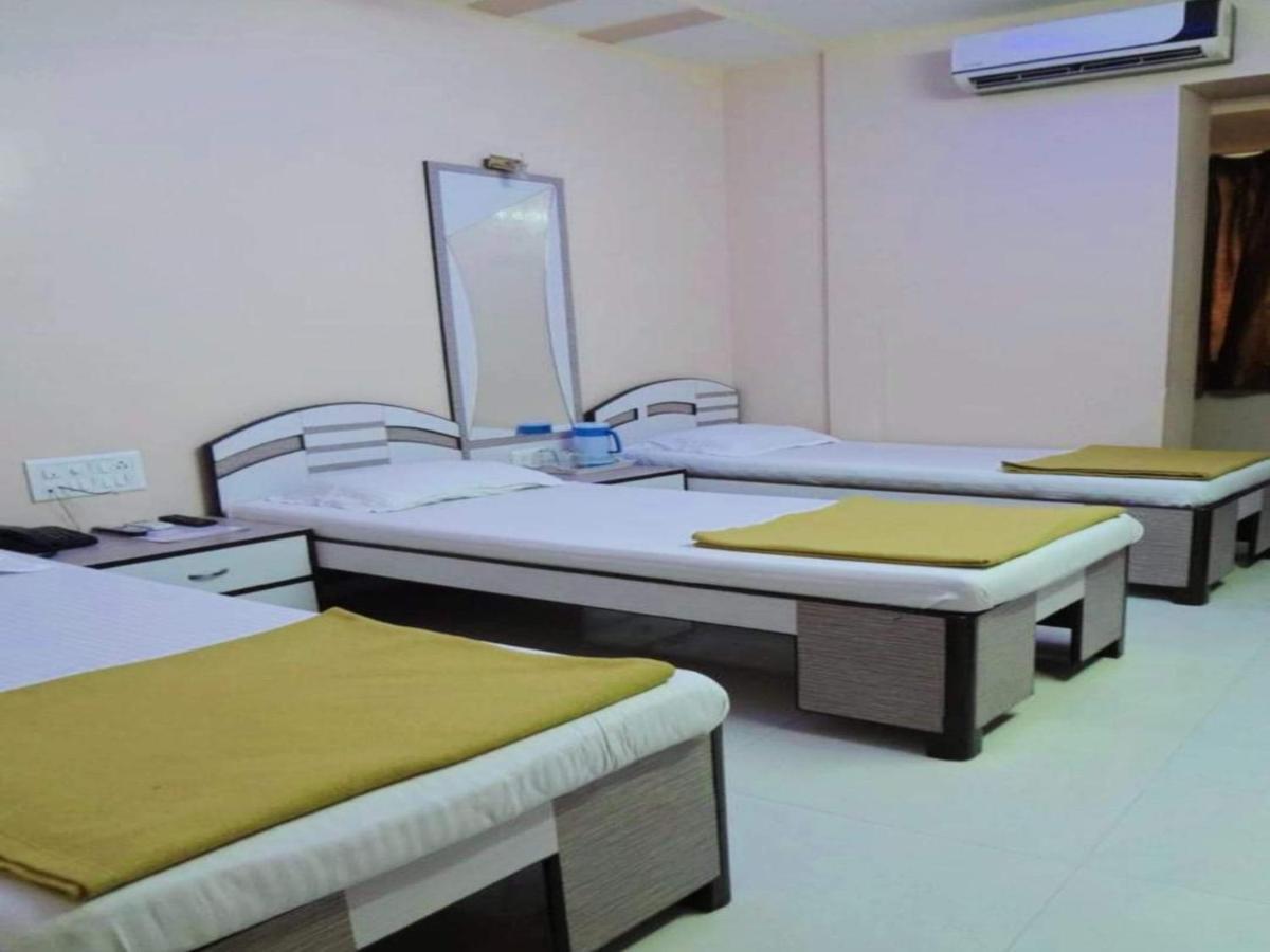 Hotel Broadway Colaba Мумбаи Экстерьер фото