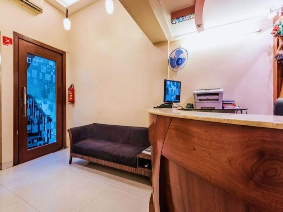 Hotel Broadway Colaba Мумбаи Экстерьер фото
