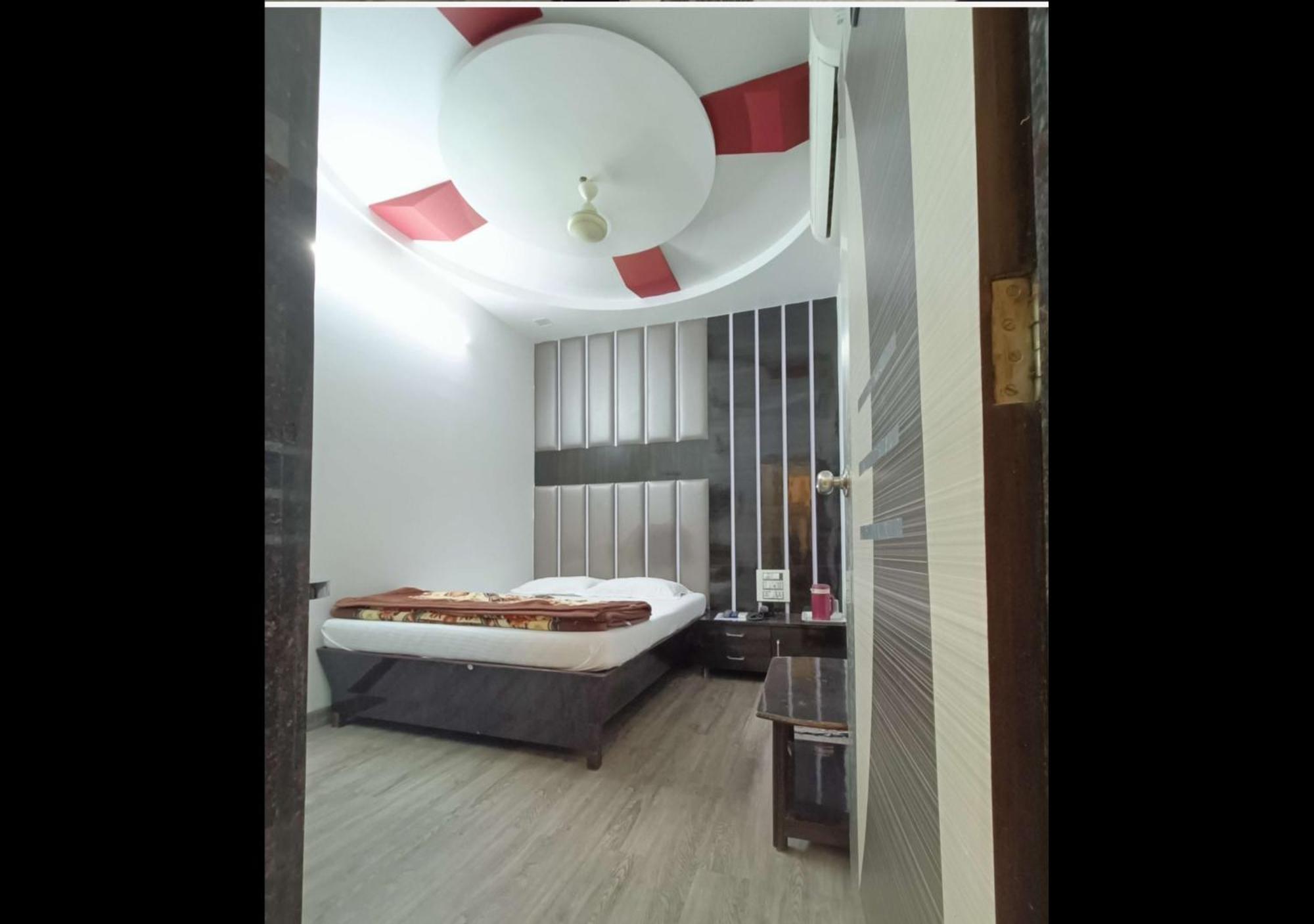 Hotel Broadway Colaba Мумбаи Экстерьер фото