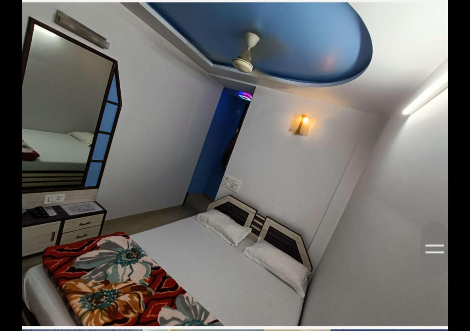 Hotel Broadway Colaba Мумбаи Экстерьер фото