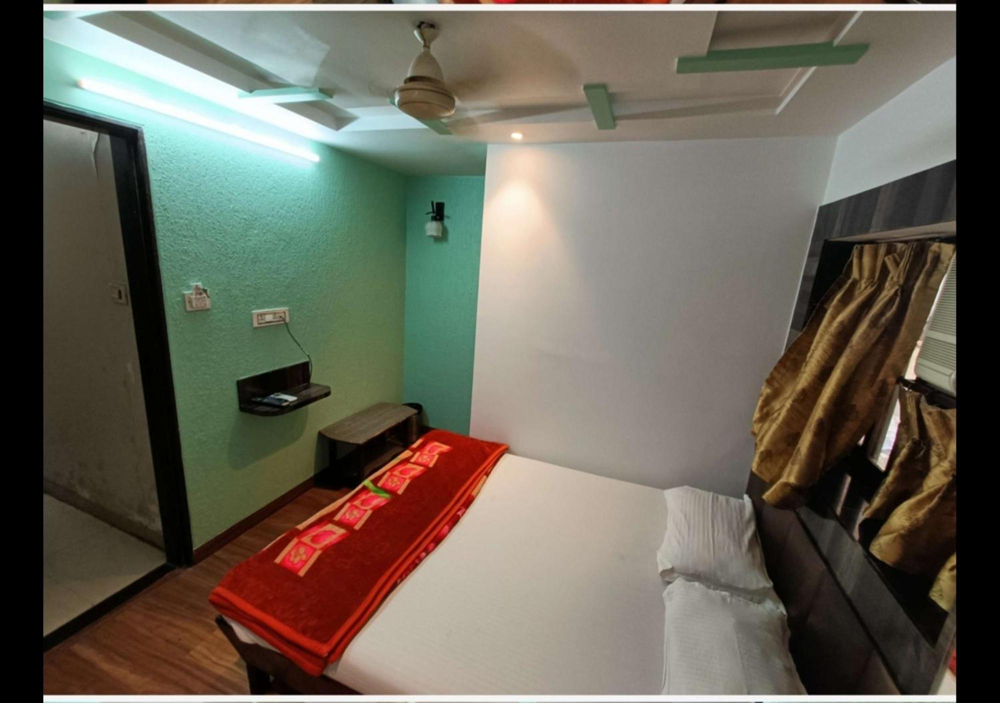 Hotel Broadway Colaba Мумбаи Экстерьер фото