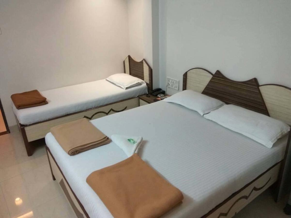 Hotel Broadway Colaba Мумбаи Экстерьер фото