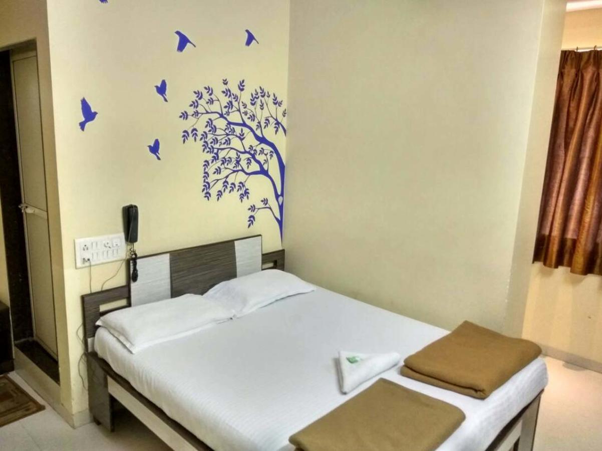 Hotel Broadway Colaba Мумбаи Экстерьер фото