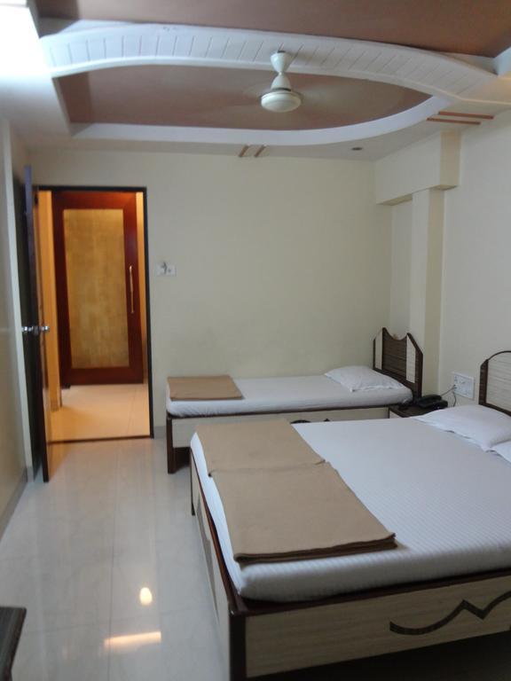 Hotel Broadway Colaba Мумбаи Экстерьер фото