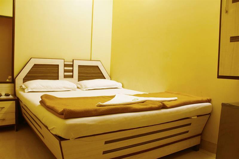 Hotel Broadway Colaba Мумбаи Экстерьер фото